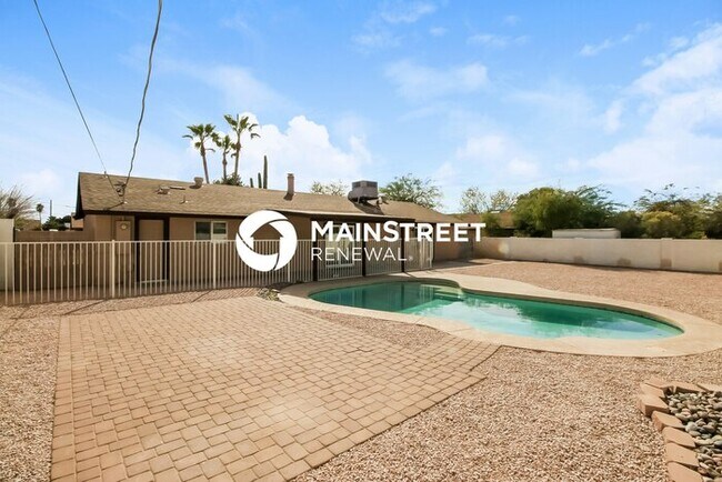 Building Photo - 4 Bedroom Pet-Friendly Home in Apache Junction, AZ with Main Street Renewal