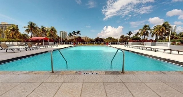 Building Photo - 3625 N Country Club Dr