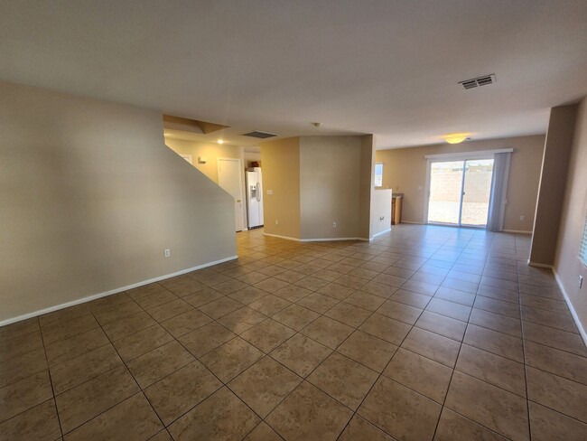 Building Photo - Beautiful Three Bedroom Home with a Great ...