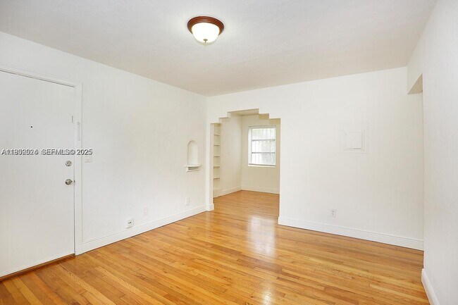 Building Photo - 27 Phoenetia Ave