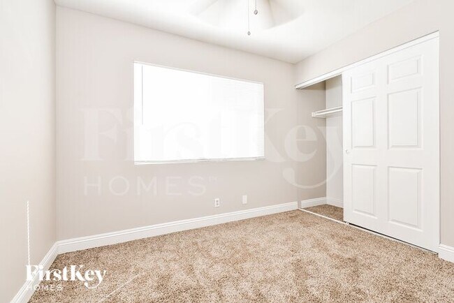 Building Photo - 1217 Bluff Ave