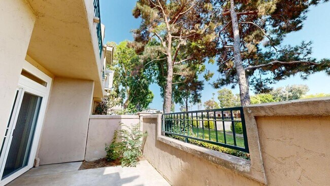 Building Photo - 7254 Shoreline Dr