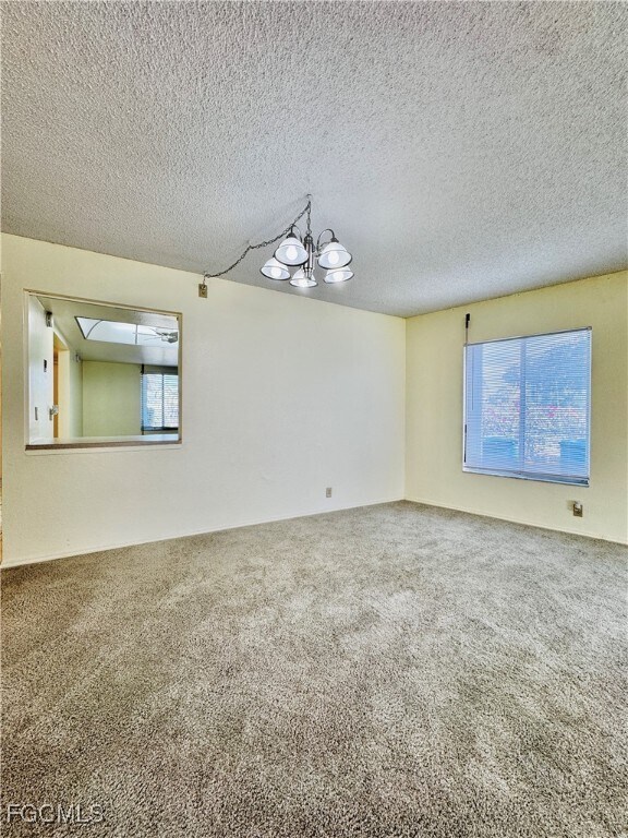 Building Photo - 2264 Winkler Ave