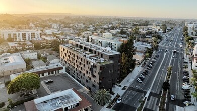 Building Photo - Onyx on Park