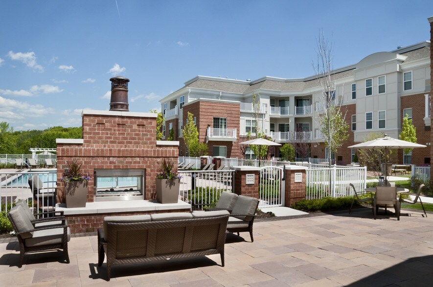 Highlands at Hilltop 100 White Rock Rd Verona NJ 07044 Apartment Finder