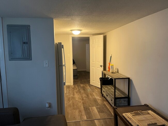 Building Photo - Eastlawn Properties
