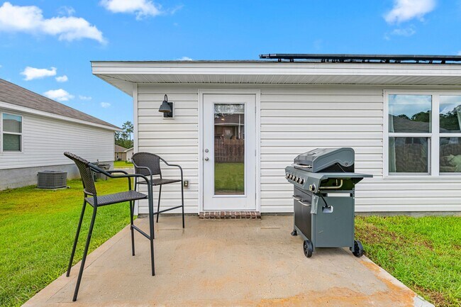 Building Photo - 5843 Belmont Stakes Rd