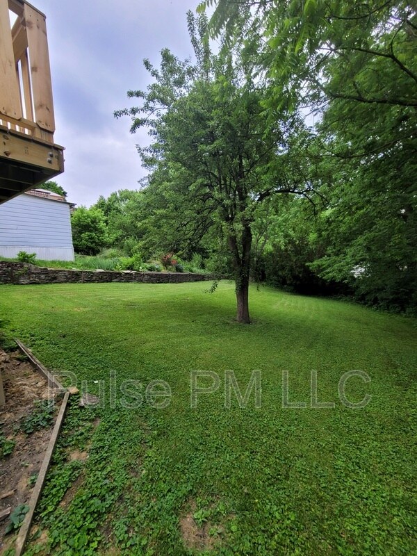 Building Photo - 816 Montague Rd