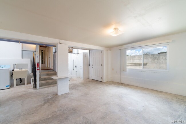 Building Photo - 1BR 2BA (One Bath is ADA ACCESSIBLE) W/2 A...