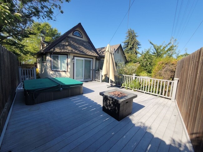 Building Photo - 437 Enslen Park Ct