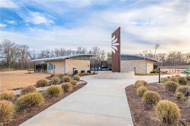 Building Photo - 5501 Bonneville Bend