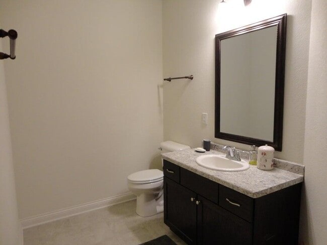 Building Photo - 4796 S Lynn Dr