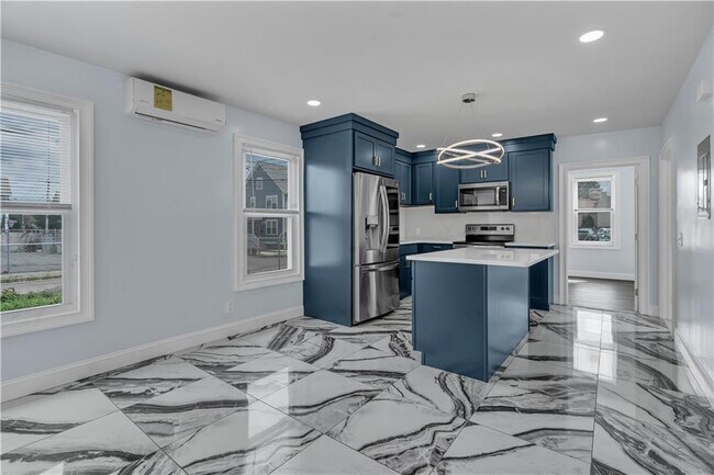 Building Photo - 255 Pearl St