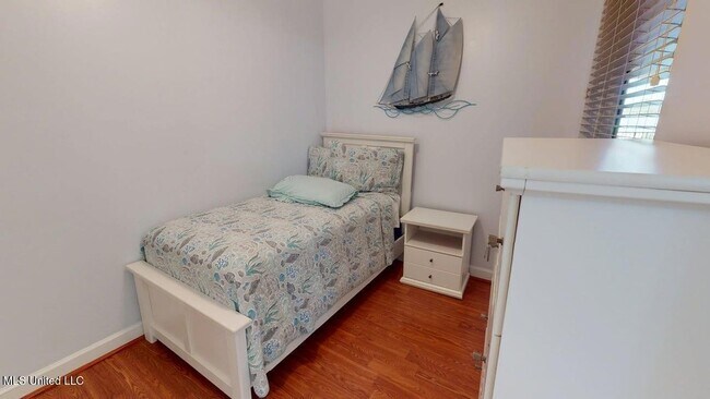 Building Photo - 1200 Beach Dr