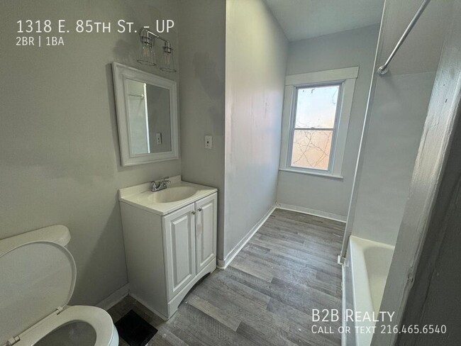Building Photo - 1318 E 85th St