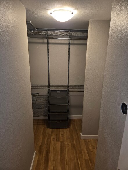 Building Photo - 5300 E Cherry Creek S Dr