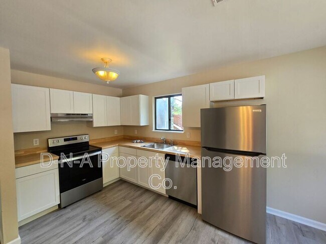 Building Photo - 602 Mountain View Way