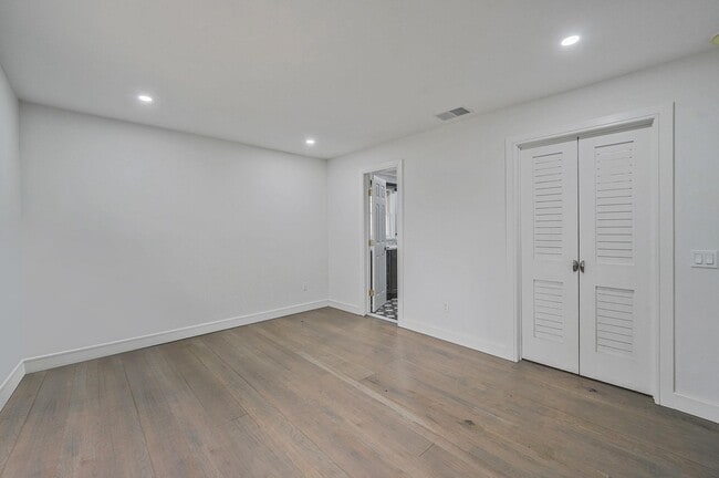 Building Photo - 257 Southlawn Ave