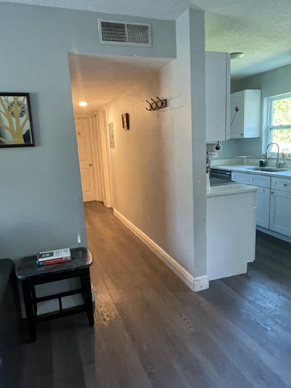 Building Photo - 5525 Lunsford Dr