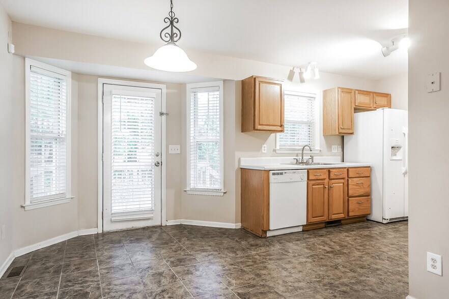 Building Photo - 621 Groveton Trail