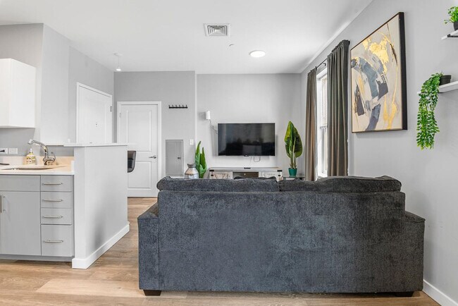 Building Photo - 95 Broadway-SI ID1240381P