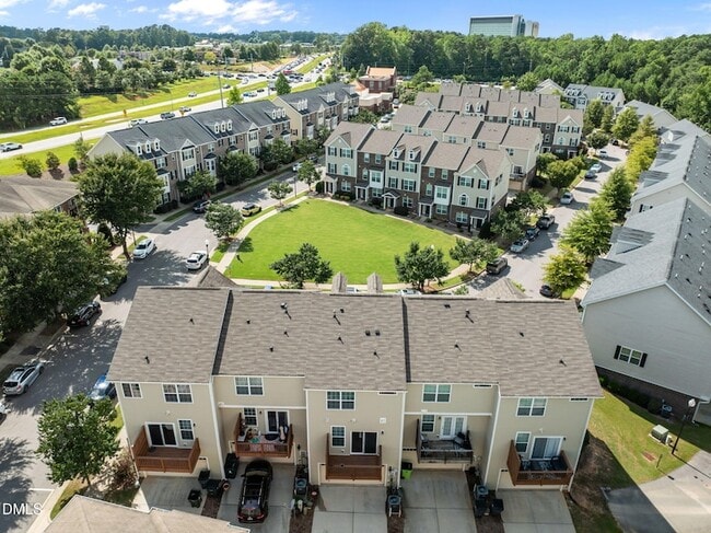 Building Photo - 6052 Kentworth Dr