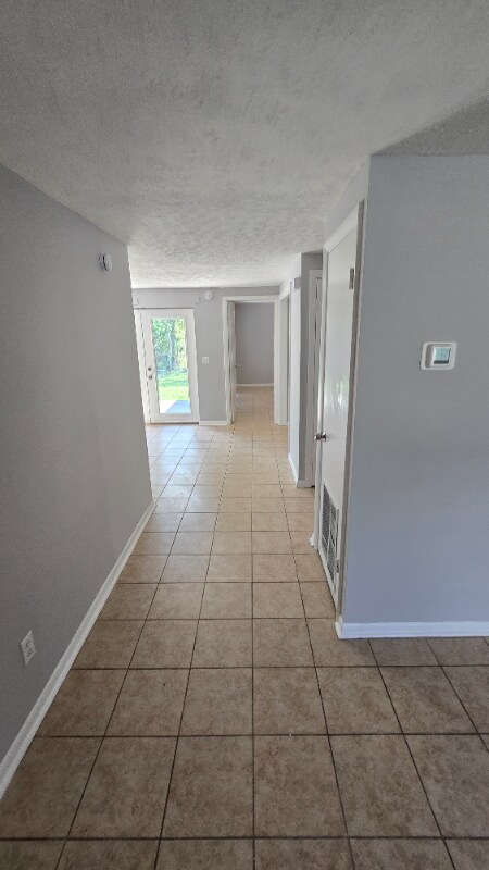 Building Photo - 825 Bradley Cir