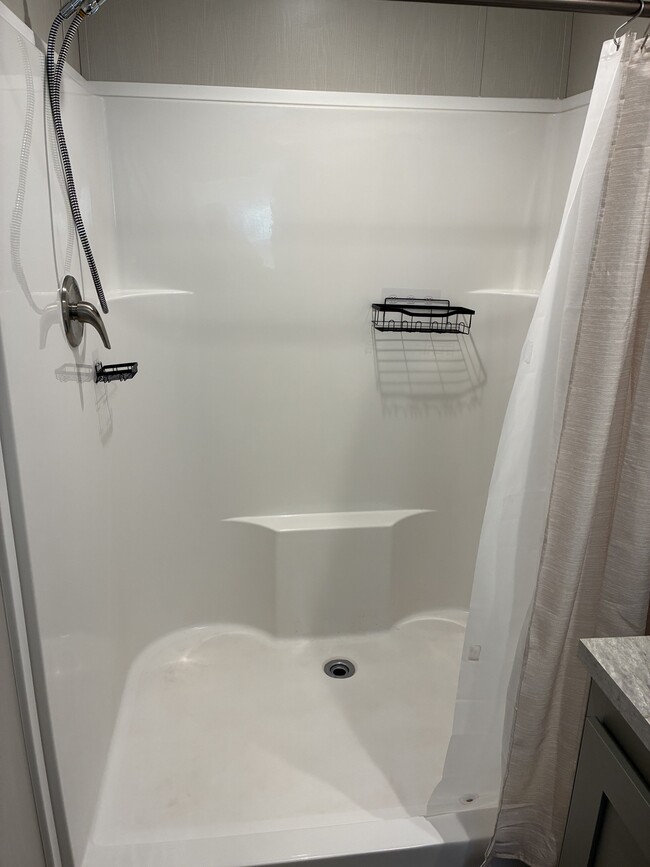 Building Photo - 120 Charles Pl