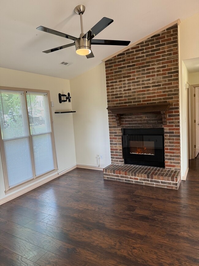 Building Photo - 117 Lewis Ln