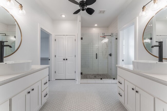 Building Photo - Modern 3-Bedroom Home with Open Layout in ...