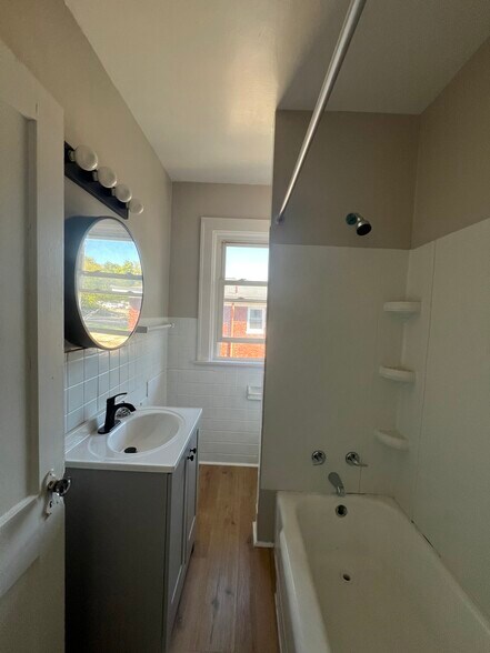 Building Photo - 2310 Indian Mound Ave