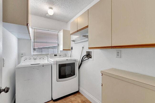 Building Photo - 22300 Sands Point Dr