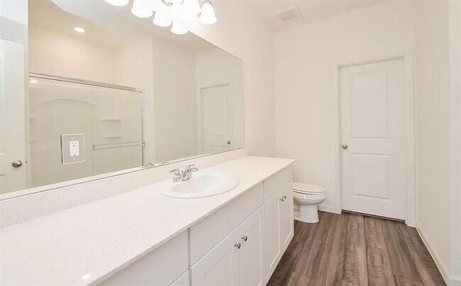 Building Photo - 1000 Lacebark Ln