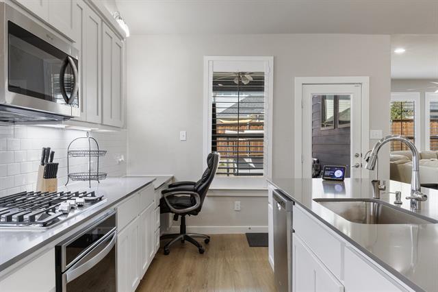 Building Photo - 2012 Edgewater St