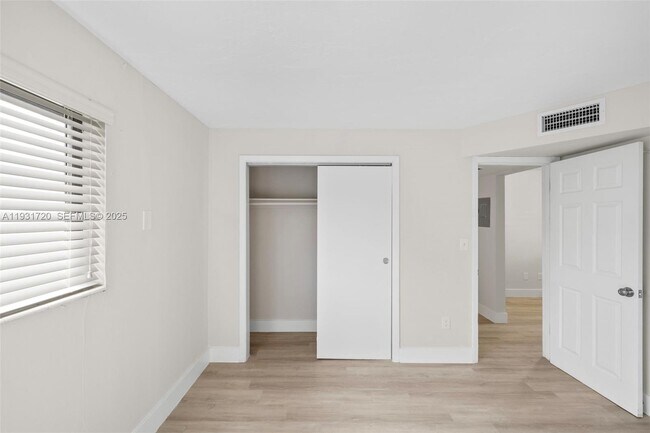 Building Photo - 1310 W 29th St