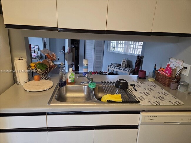 Building Photo - 8710 SW 3rd St