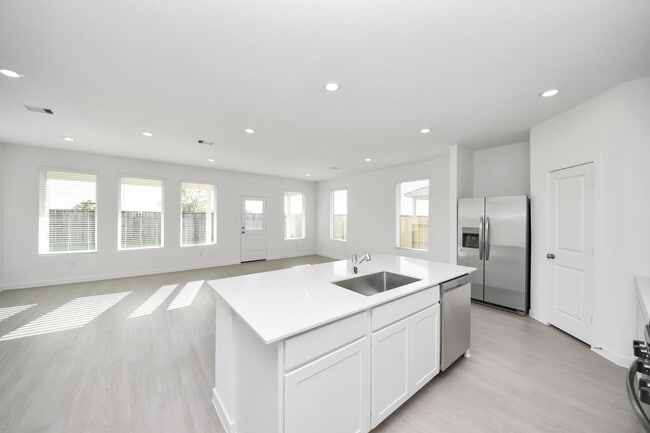 Building Photo - 16310 Chestnut Hvn Ln