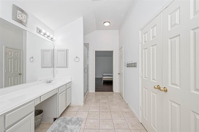 Building Photo - 14802 Dorray Ln