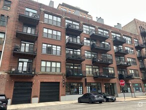Building Photo - 375 W Erie St