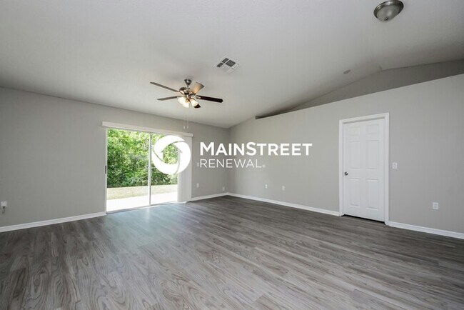 Building Photo - 3 Bedroom Pet-Friendly Home in Kissimmee, FL with Main Street Renewal