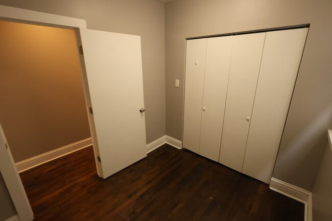 Building Photo - 5653 N Talman Ave