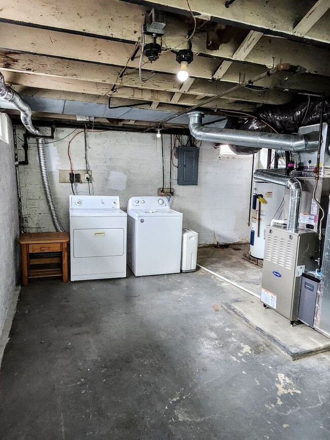 Building Photo - New Listing - Fort Wayne