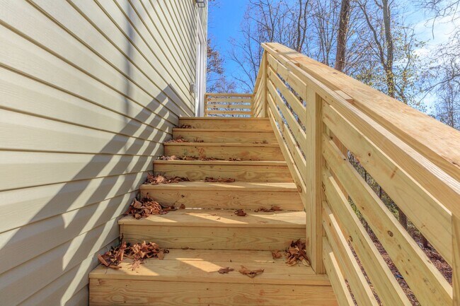 Building Photo - Live where Chattanooga comes alive!