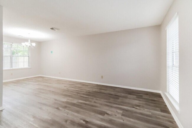 Building Photo - 10046 Lazy Meadows Dr