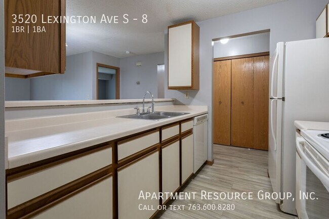 Building Photo - 3520 Lexington Ave S