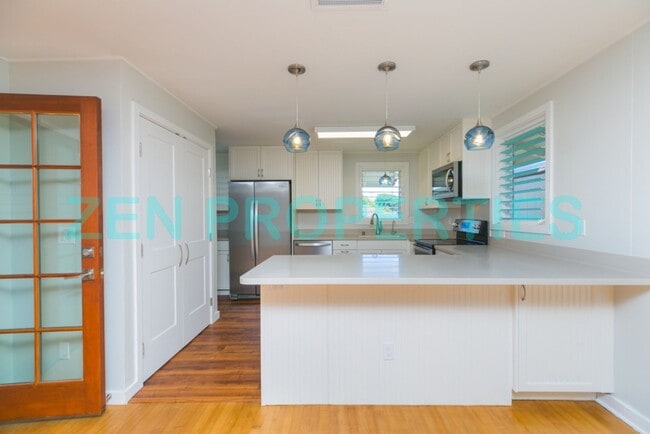 Building Photo - 3167 Charles St