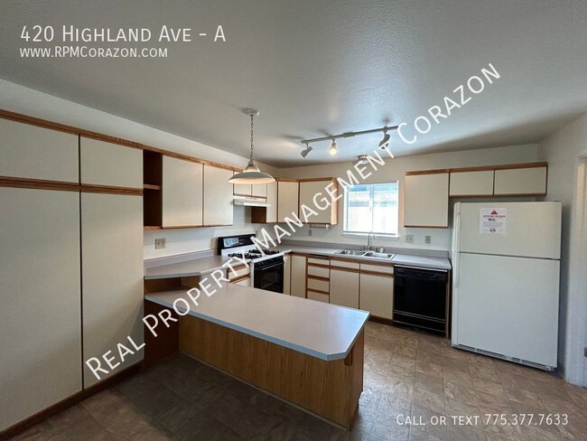 Building Photo - Downstairs 2 Bedroom, 2 Bathroom Apartment...