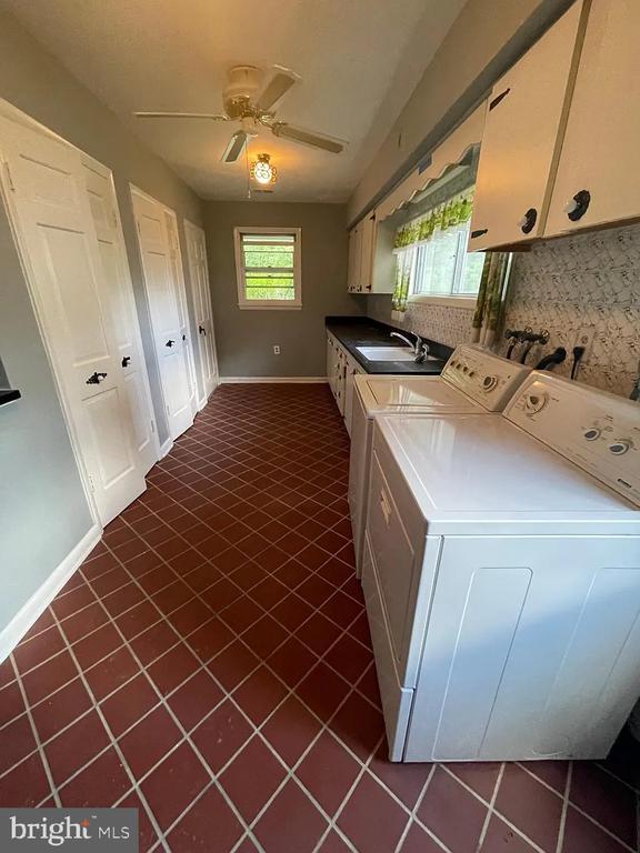 Building Photo - 205 Old Magothy Bridge Rd