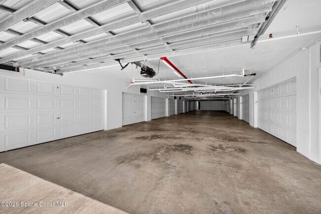 Building Photo - 606 Shorewood Dr