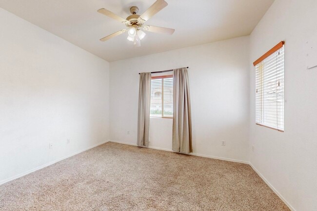 Building Photo - 6800 Vista Del Norte Dr NE